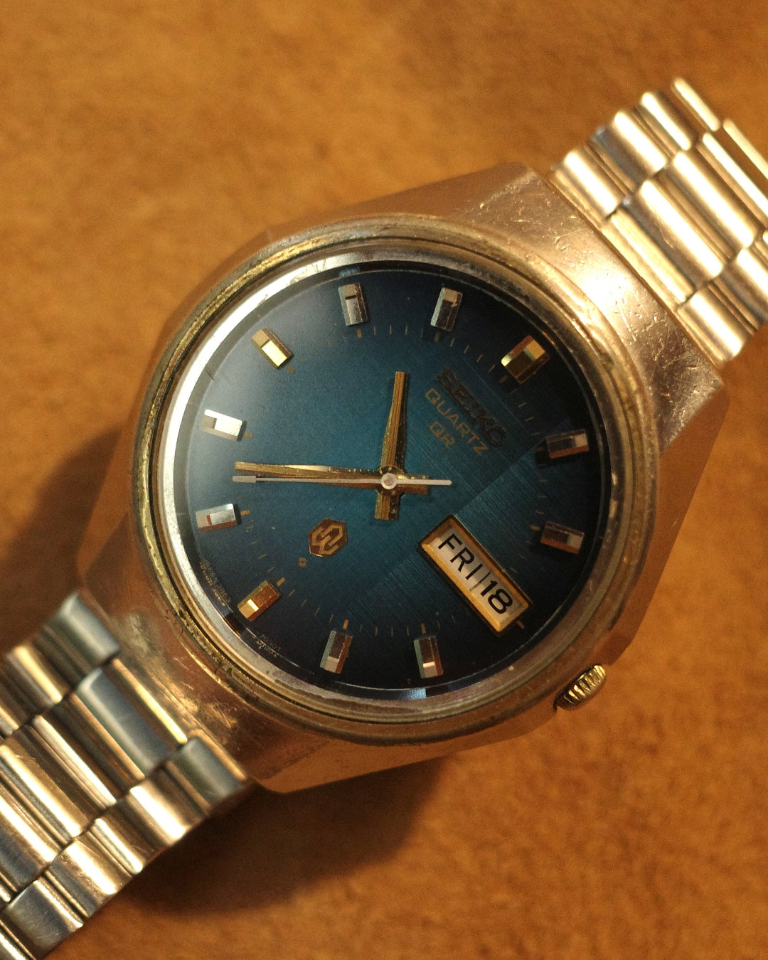 1973 Seiko QR Blue dial with gold crown quartz watch 3868-7020