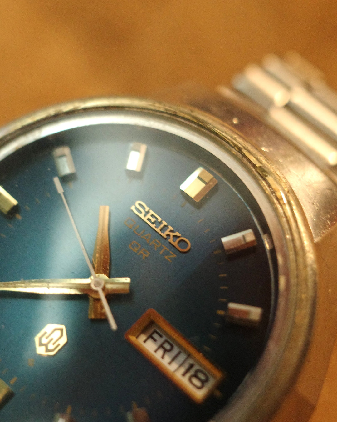1973 Seiko QR Blue dial with gold crown quartz watch 3868-7020