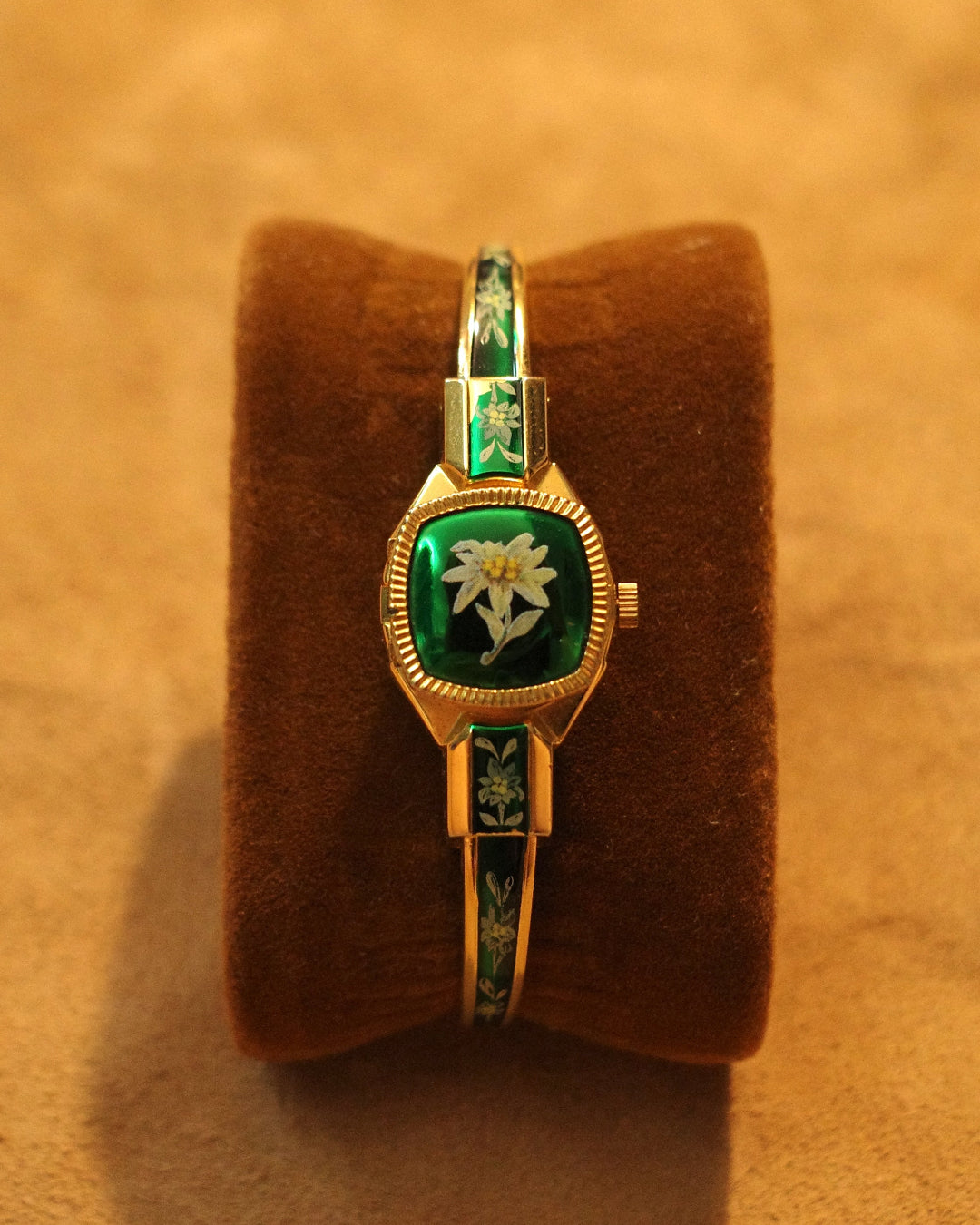 【 Swiss Made 】1990 itraco daisy green colour bangle watch