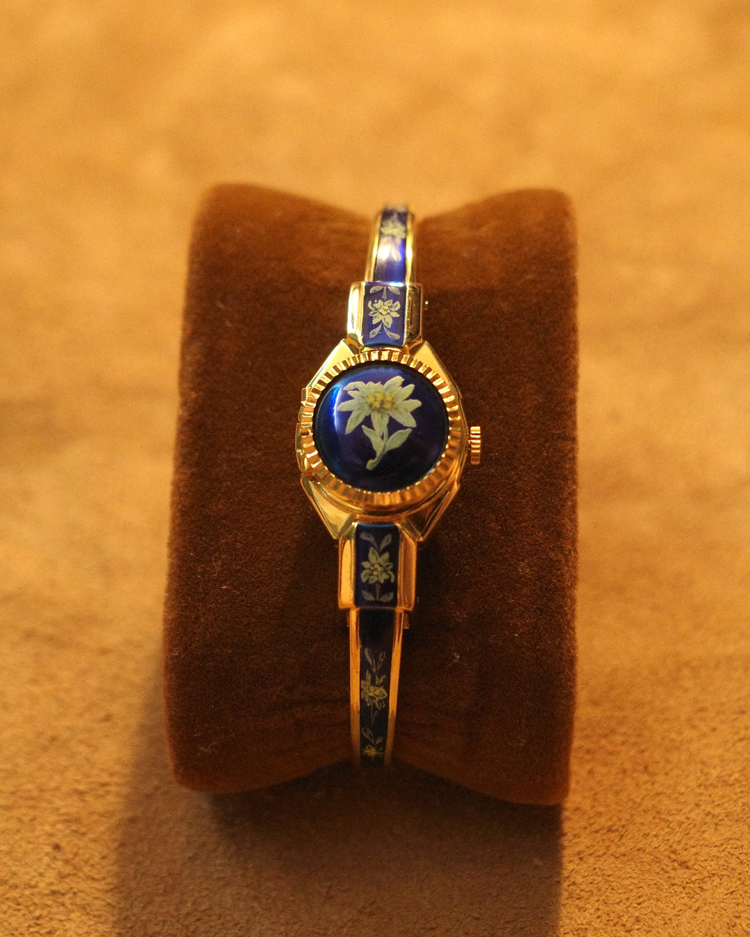 【 Swiss Made 】1990 B watch royal blue daisy bangle quartz watch