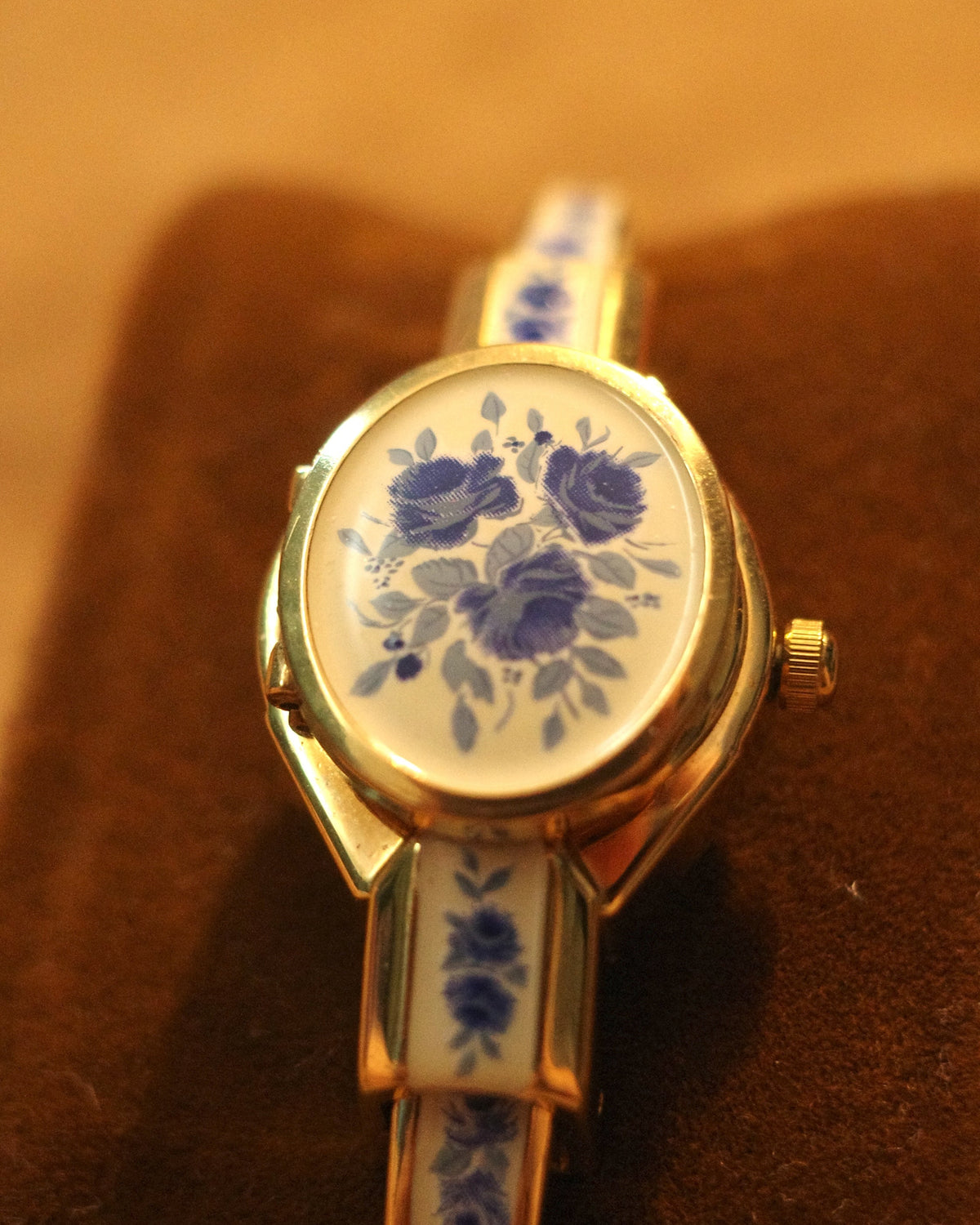 【 Swiss Made 】1990 Andre Mouche blue rose white bangle watch