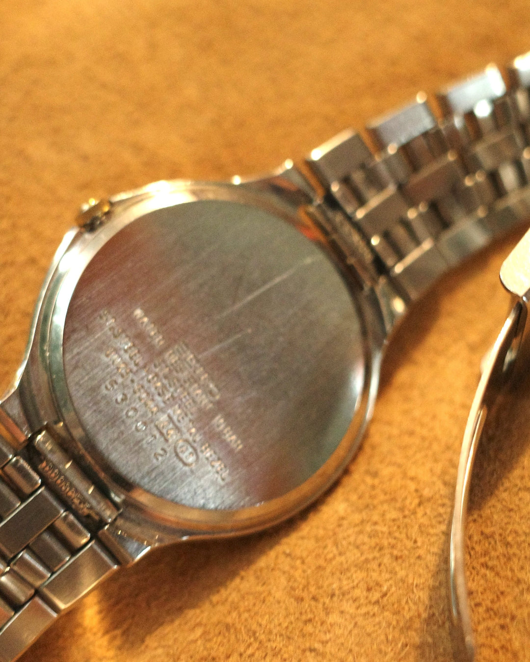 1985 Seiko spirit round dial two tone quartz watch 8n45-604a
