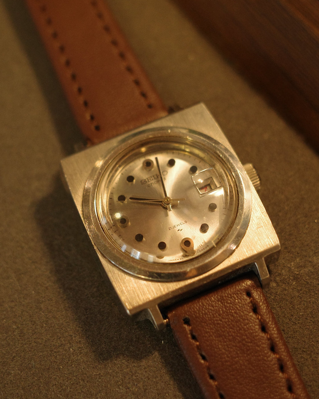 1979 Seiko Chorus Tank silver tone square 17 jewels Manual Winding watch 2118-3260