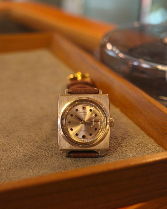 1979 Seiko Chorus Tank silver tone square 17 jewels Manual Winding watch 2118-3260