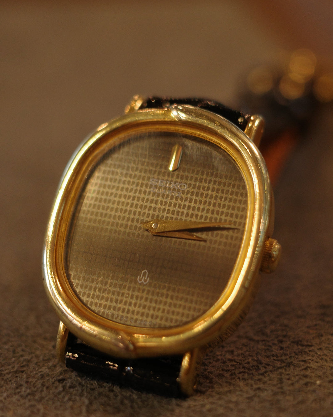 【SGP】1987 Seiko gold tone oval with patterned face quartz watch 4720-5050