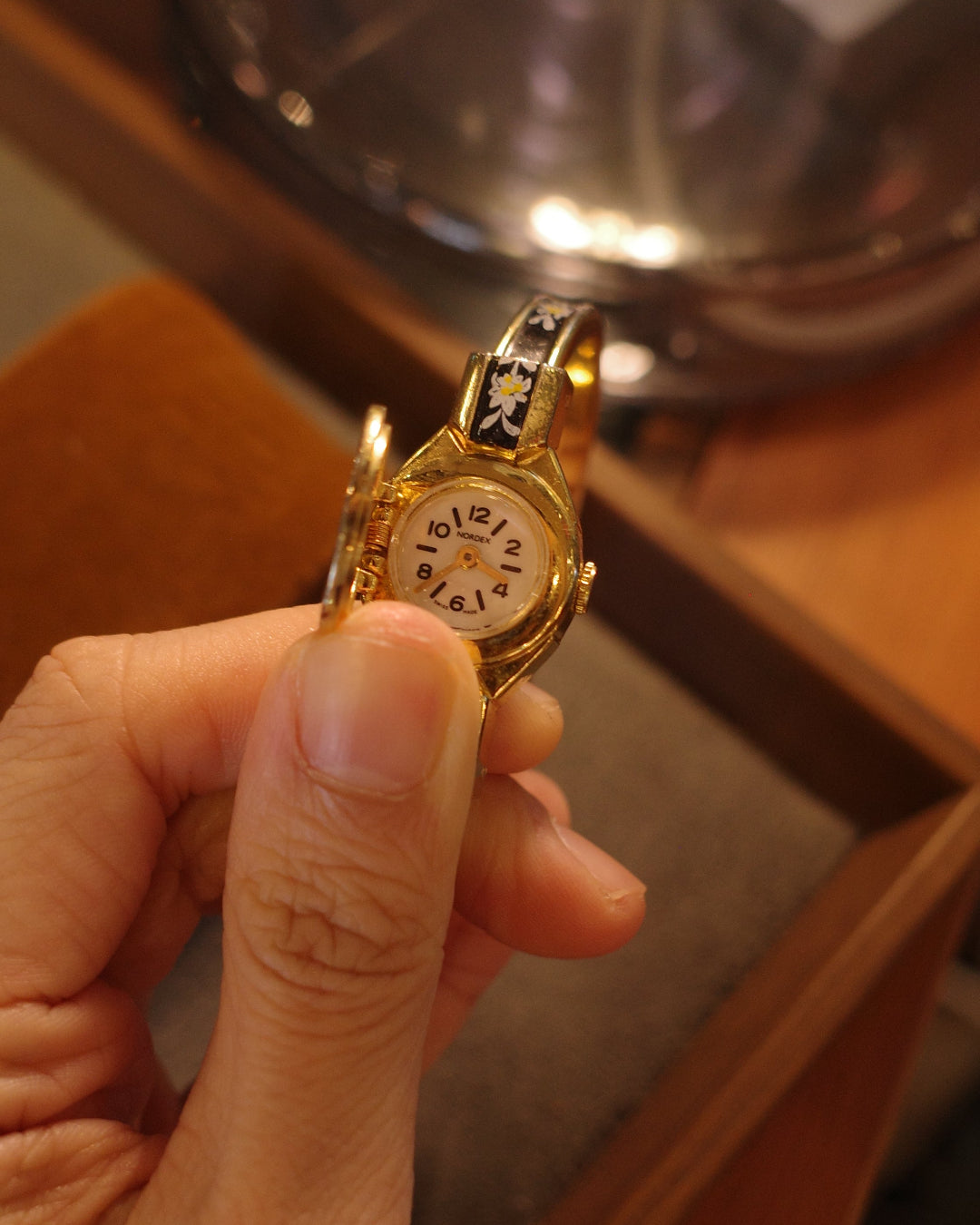 1970 nordex swiss made blue daisy bangle quartz watch