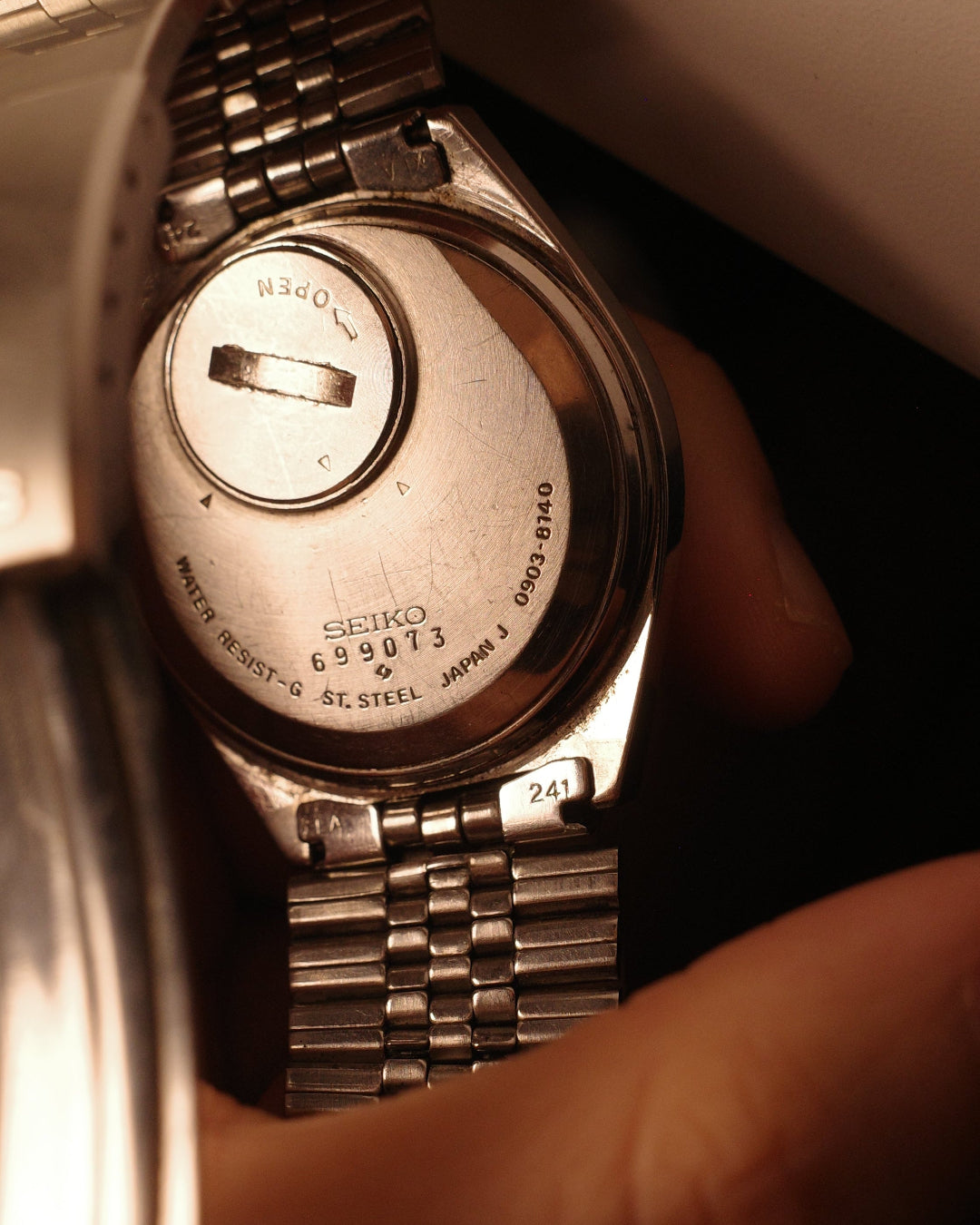 1976 Seiko cut glass green dial quartz watch 0903-8140