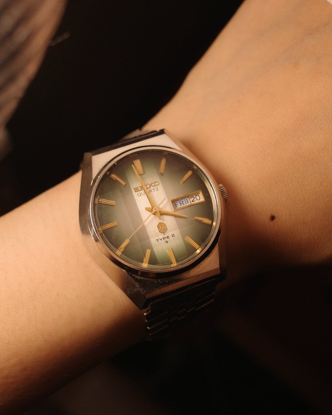 1976 Seiko cut glass green dial quartz watch 0903-8140