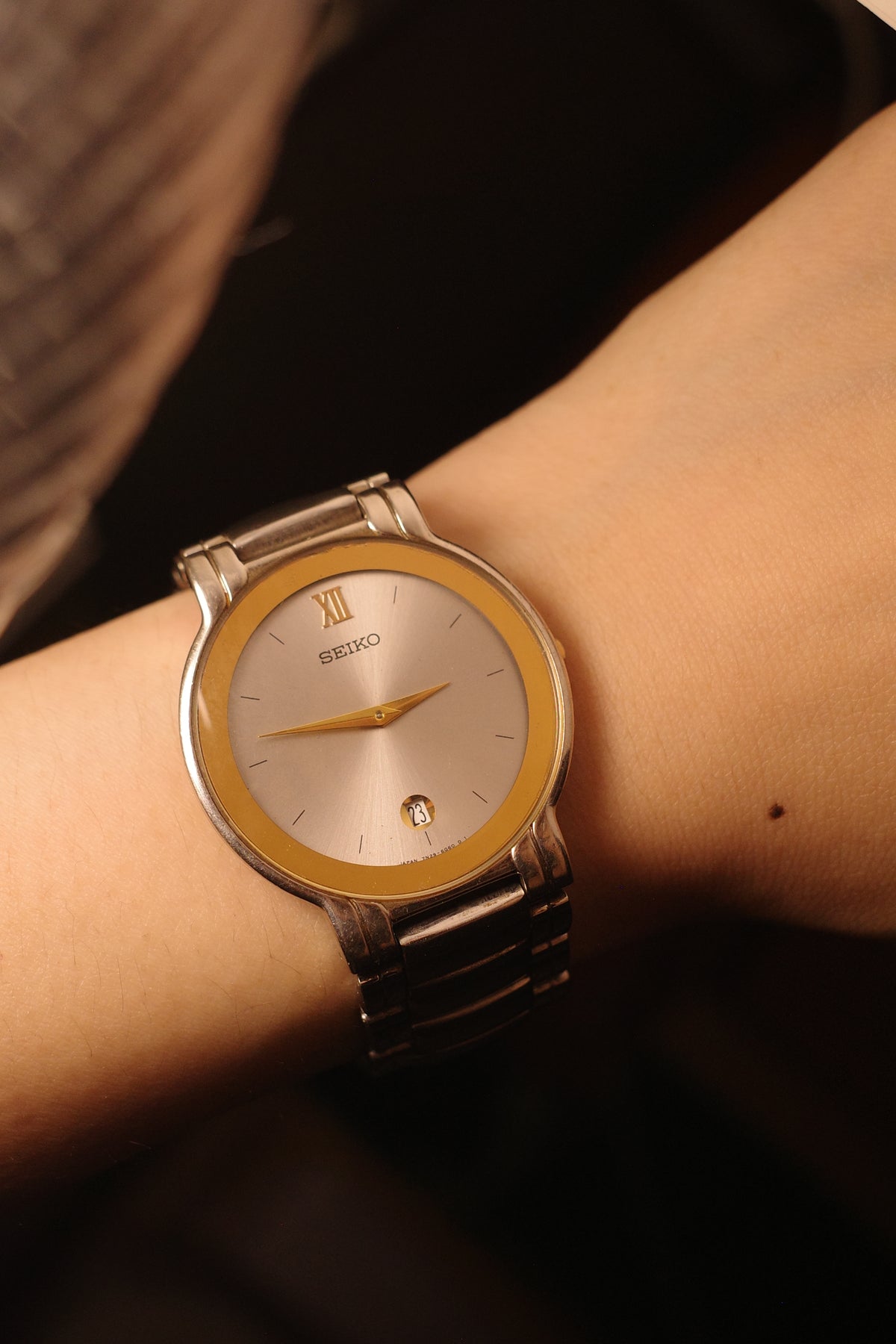 1985 Seiko Round shape two tone quartz watch 7n29-6e70