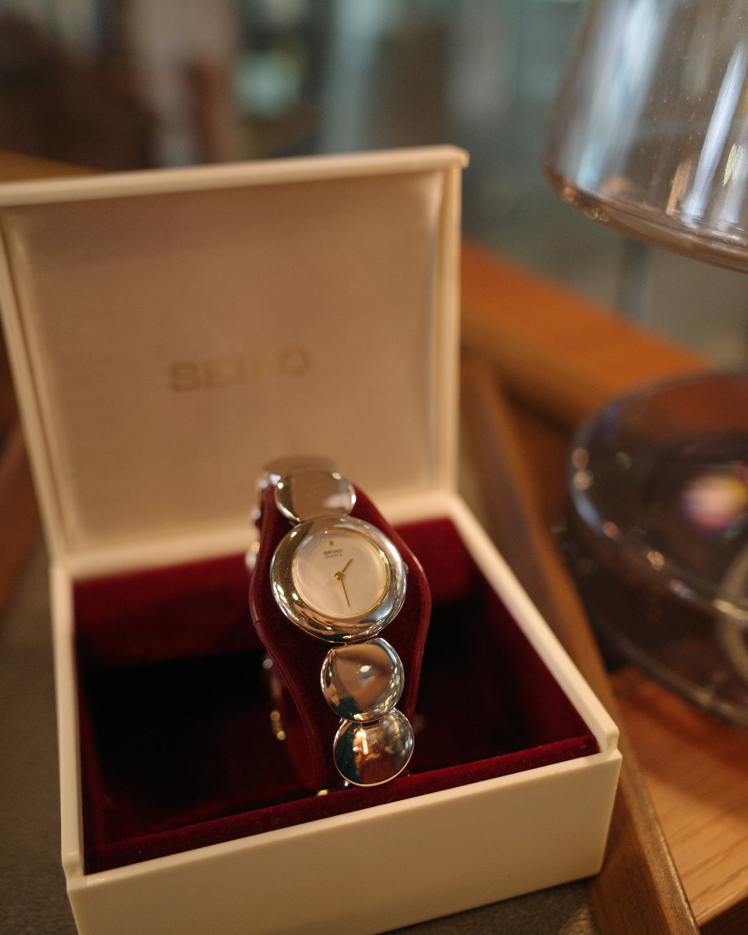 1984 Seiko silver balloon bracelet quartz watch 1220-0030