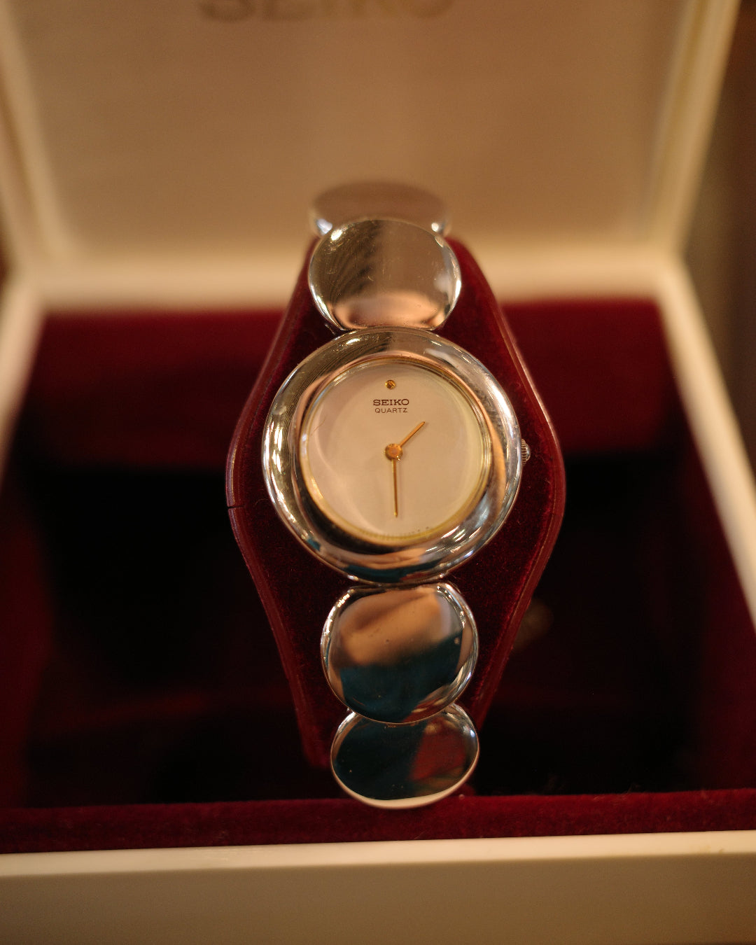 1984 Seiko silver balloon bracelet quartz watch 1220-0030