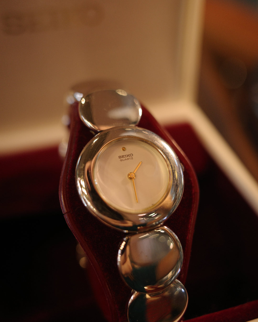 1984 Seiko silver balloon bracelet quartz watch 1220-0030