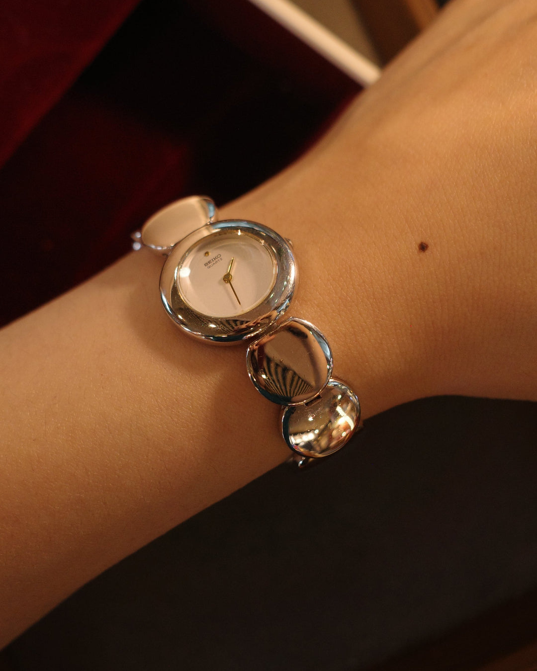 1984 Seiko silver balloon bracelet quartz watch 1220-0030
