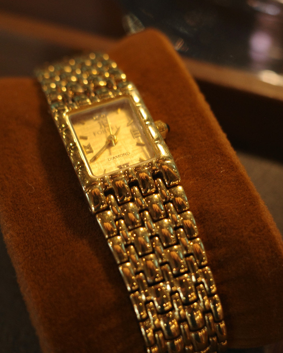 1990 forbel gold tone diamond square quartz watch