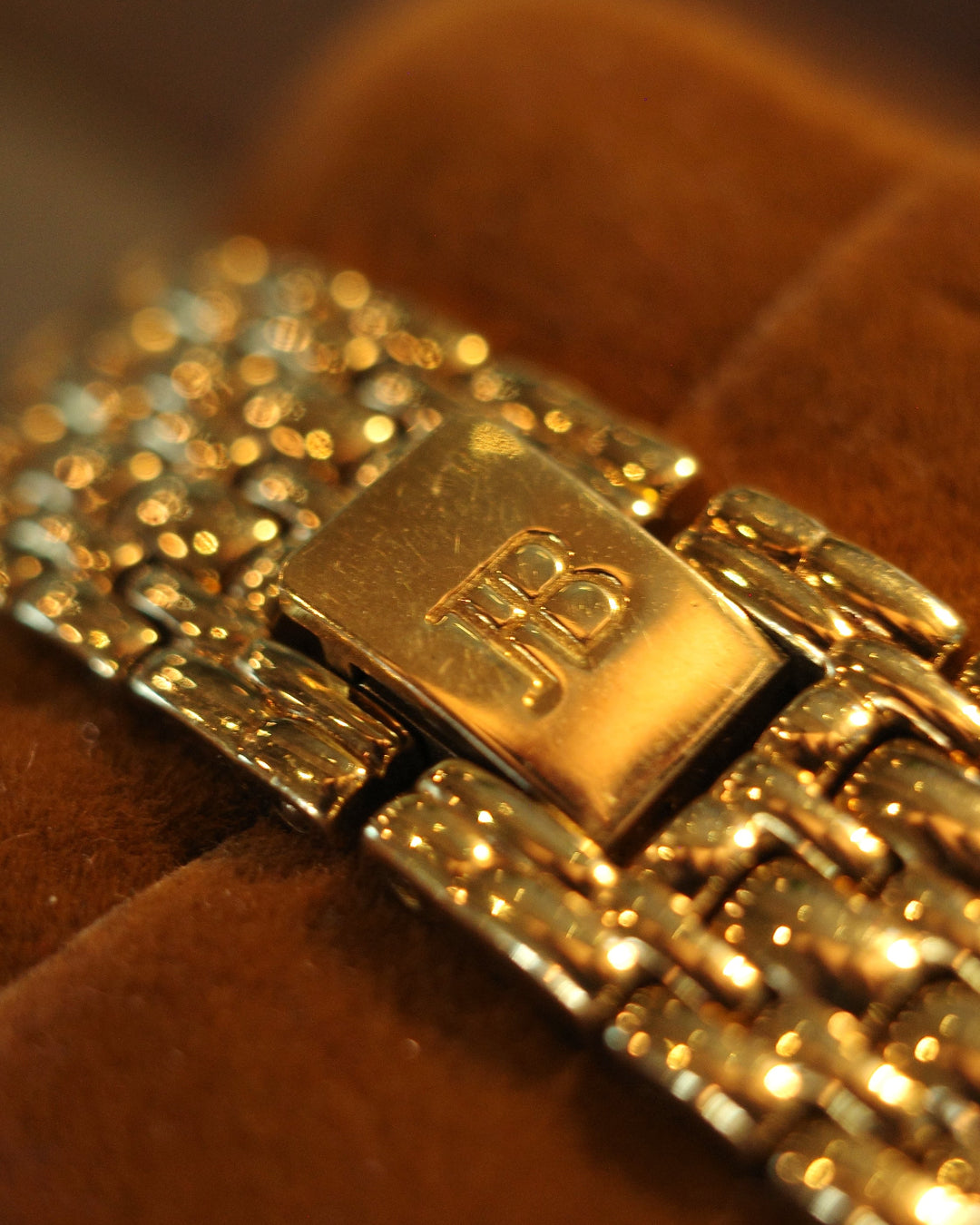 1990 forbel gold tone diamond square quartz watch