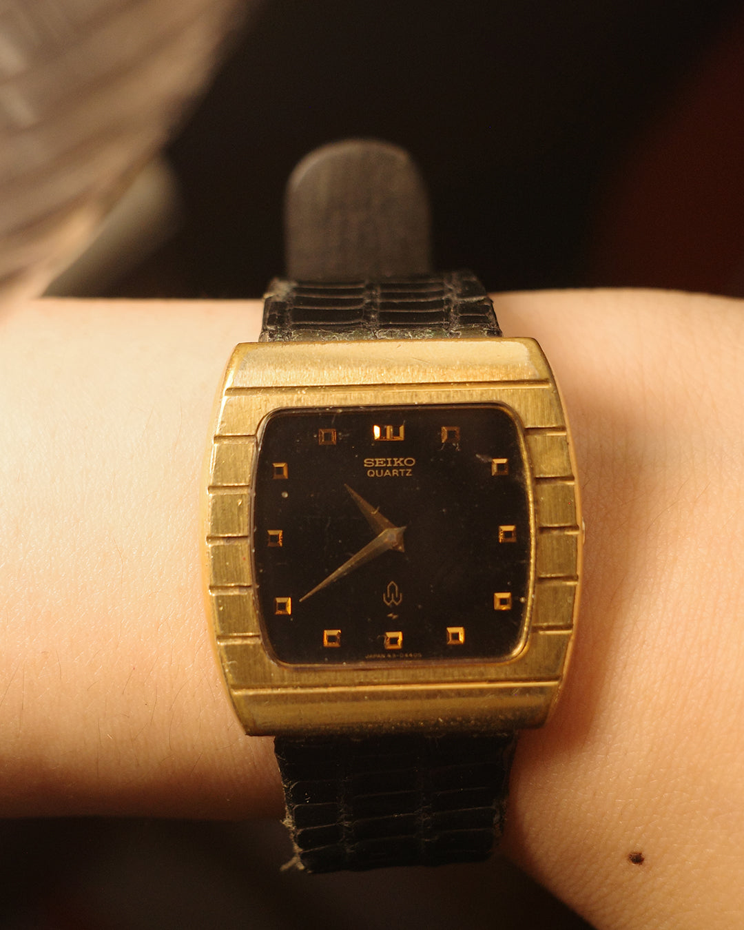 1986 Seiko gold brick black dial quartz watch 43-7040