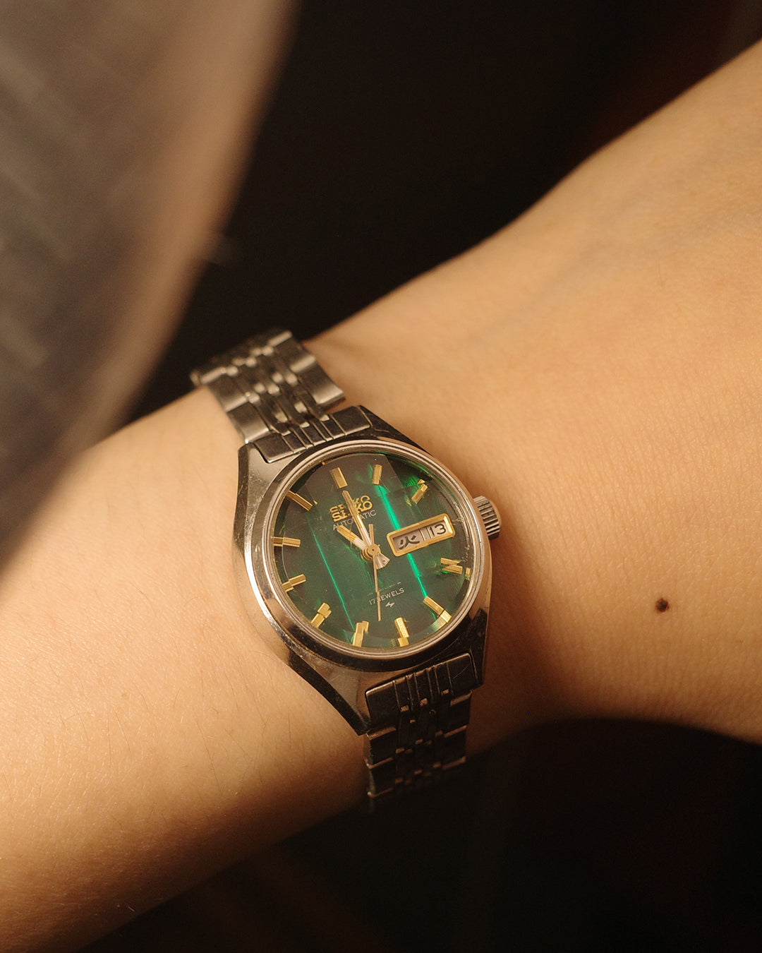 1974 Seiko green cut glass ladies size automatic watch 2206-0490
