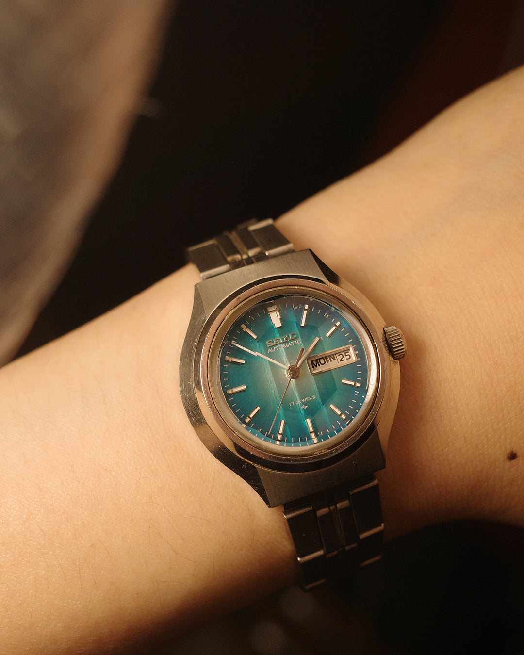 1973 Seiko green diamond cut glass ladies size automatic watch 2206-0380