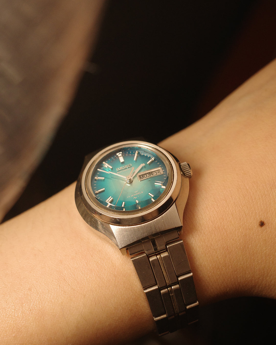 1973 Seiko green diamond cut glass ladies size automatic watch 2206-0380