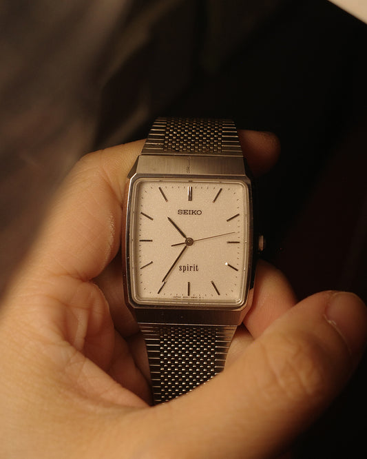 1987 Seiko Spirit white square snowflake quartz watch 5e31-5a70