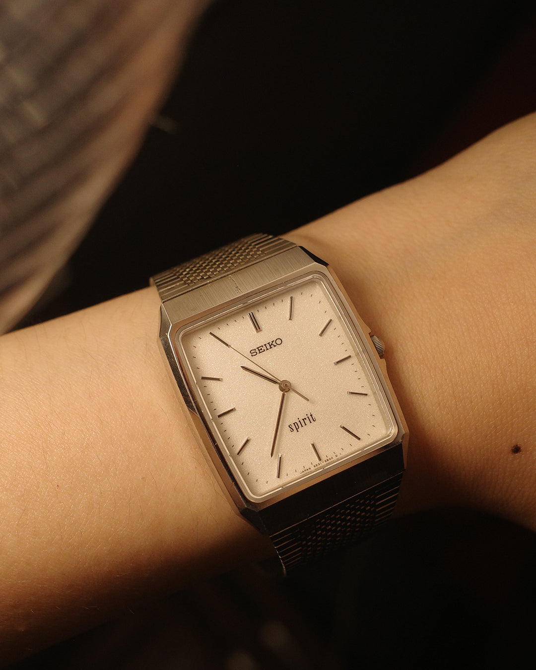1987 Seiko Spirit white square snowflake quartz watch 5e31-5a70