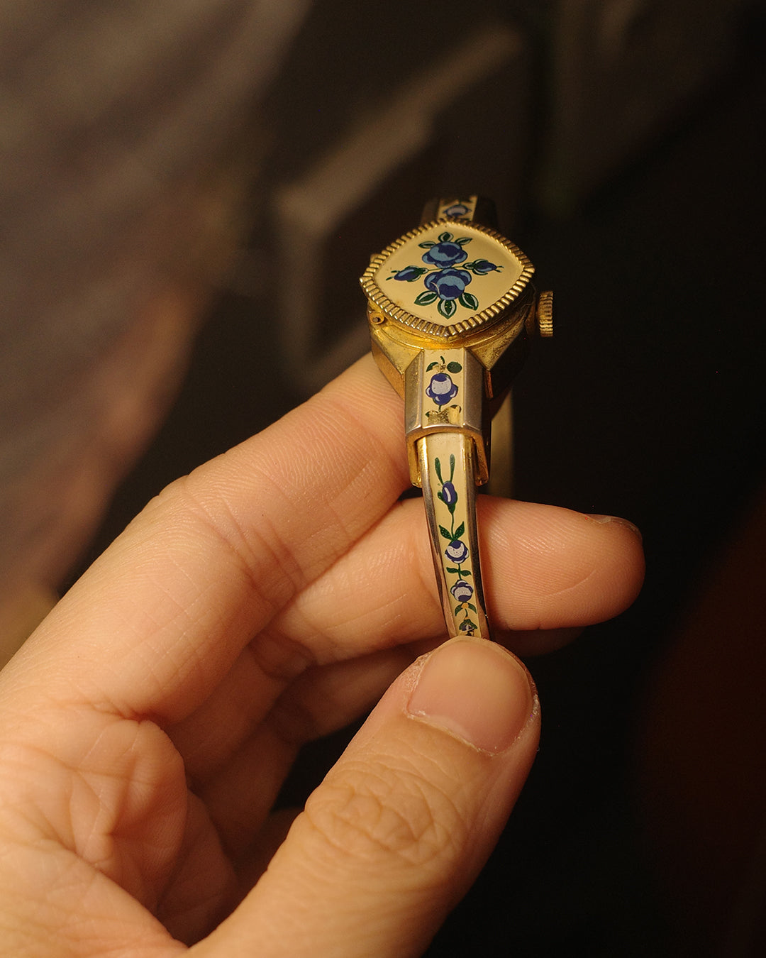 1970 swiss made blue flora bagel winding watch blue flora
