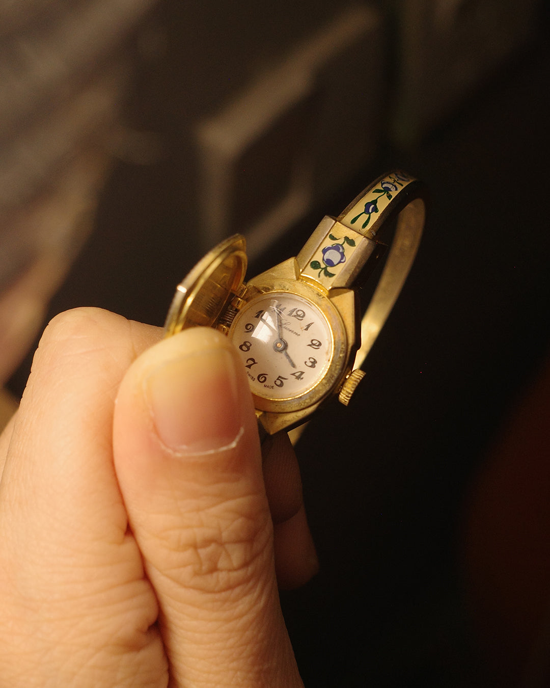 1970 swiss made blue flora bagel winding watch blue flora
