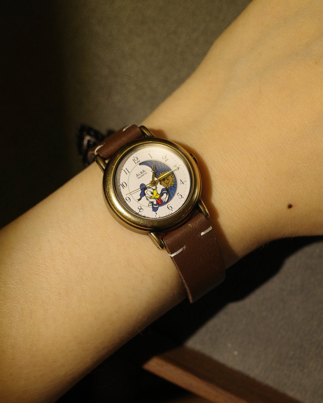 1980 Seiko Alba donald duck alba sunmoon phase quartz watch v829-0060