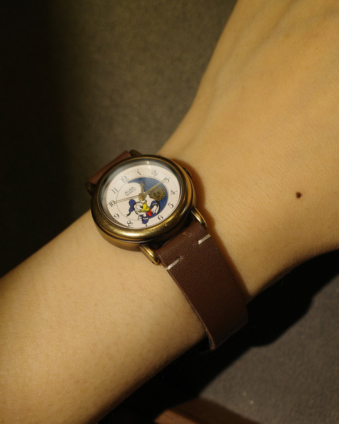 1980 Seiko Alba donald duck alba sunmoon phase quartz watch v829-0060