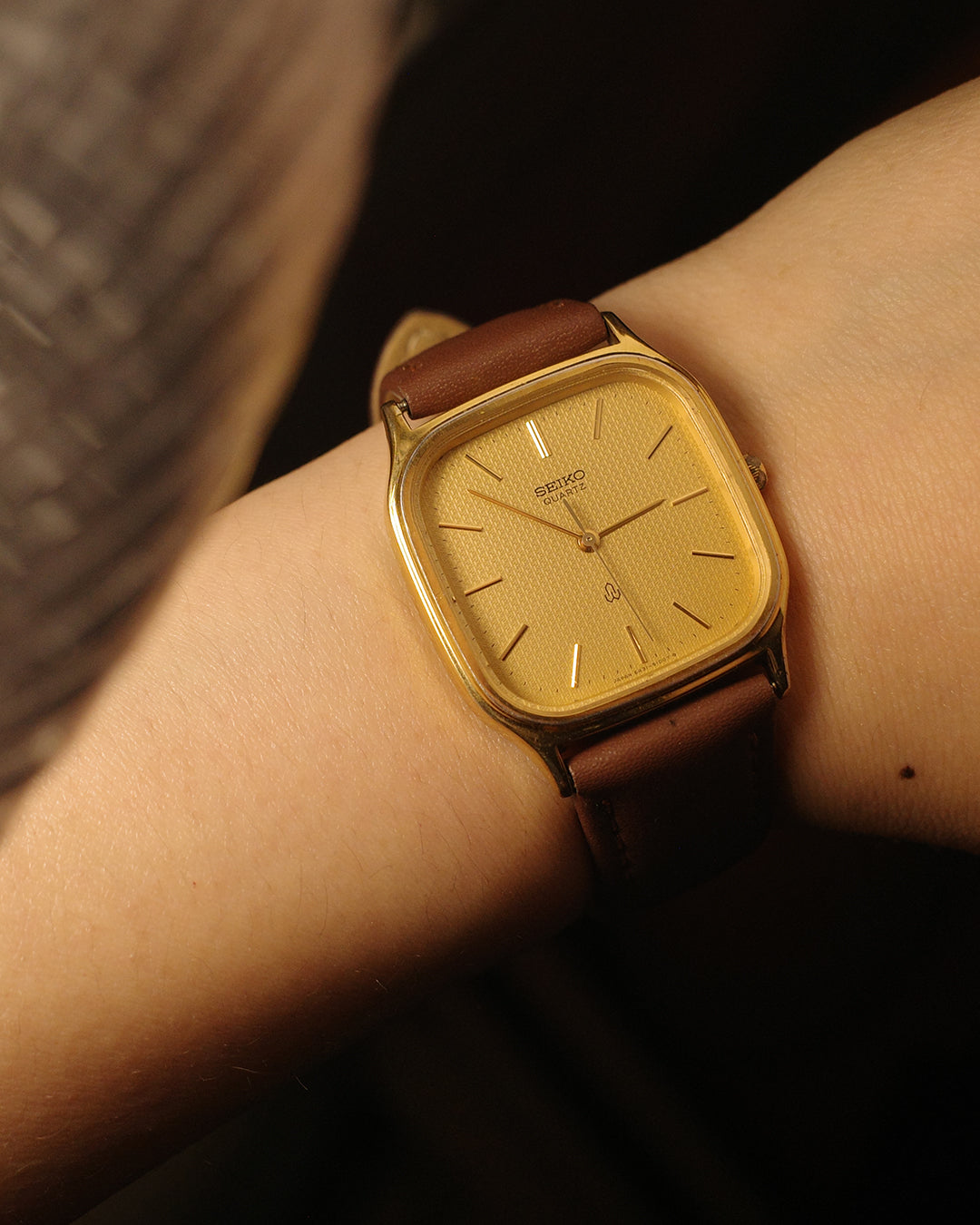 1983 Seiko TV dial gold tone yellow face quartz watch 6431-5050