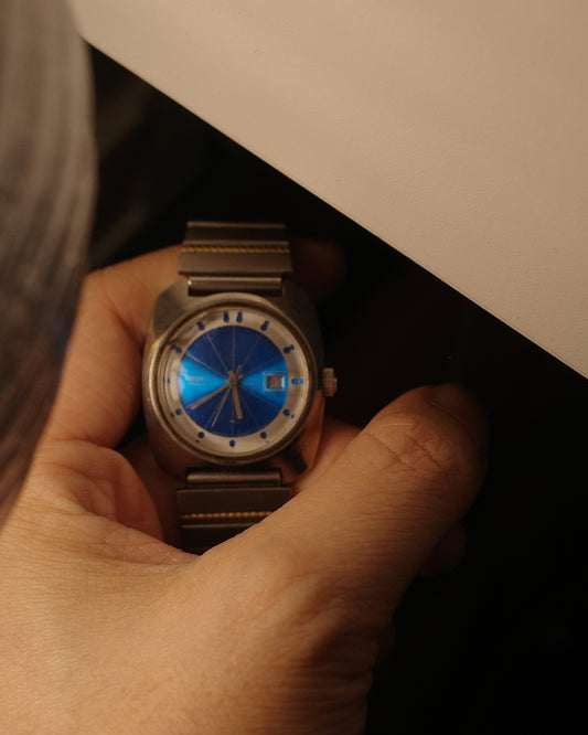 1979 Seiko futuristic blue round dial automatic watch 2118-0320
