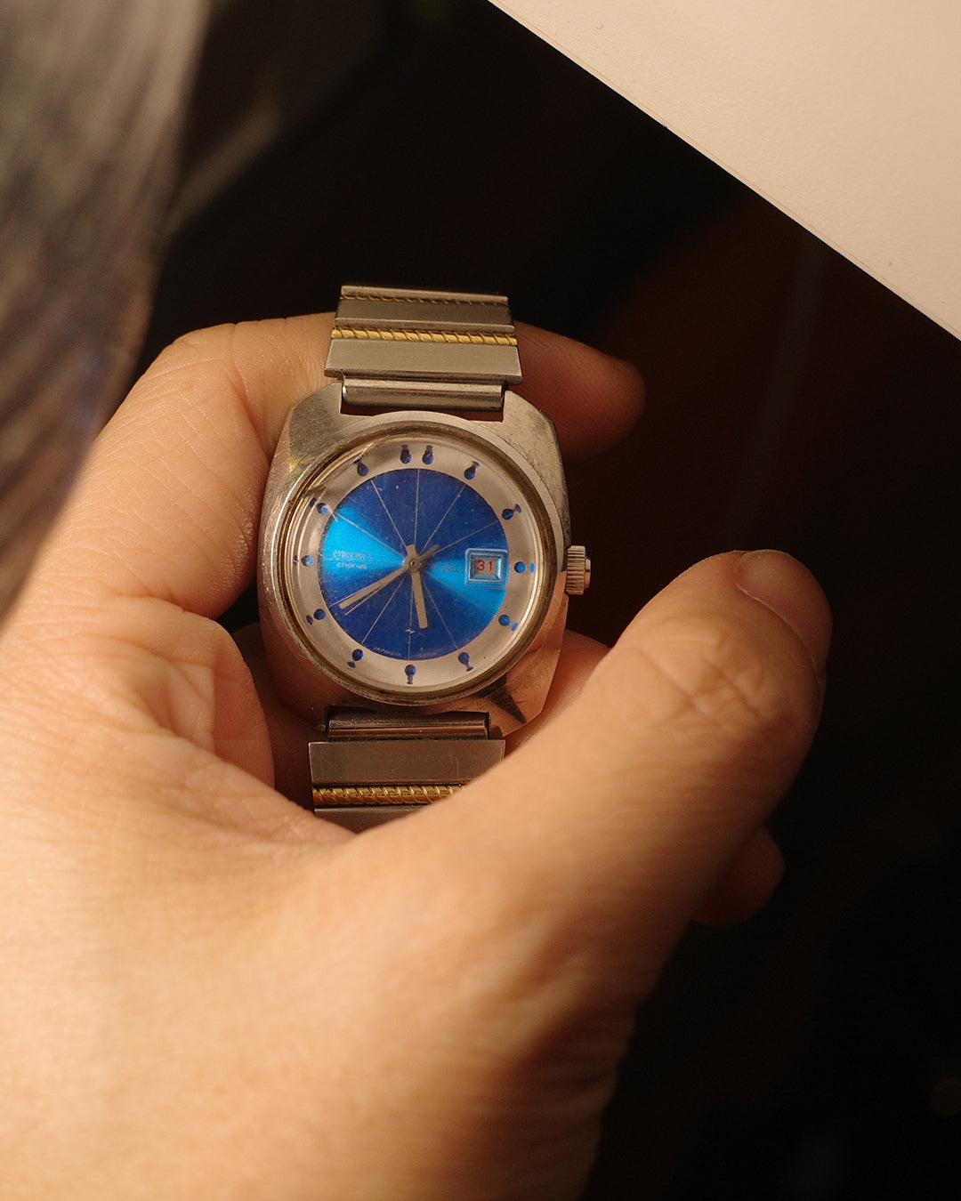 1979 Seiko futuristic blue round dial automatic watch 2118-0320