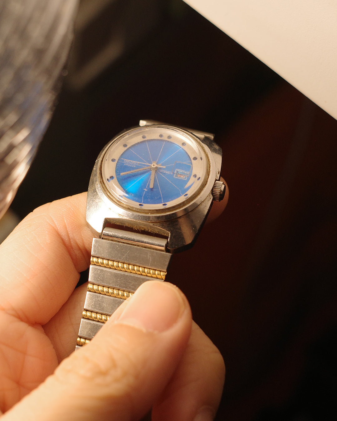 1979 Seiko futuristic blue round dial automatic watch 2118-0320