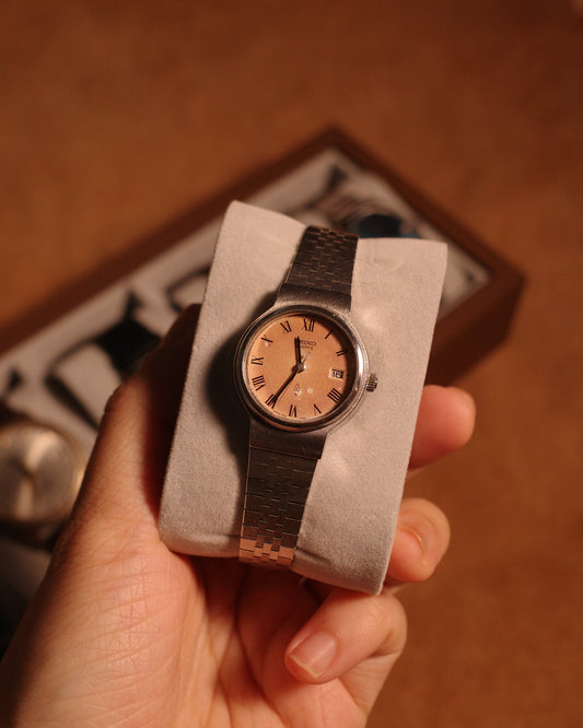 1988 Seiko silver tone ladies size Tropical Dial quartz watch 7902-0020