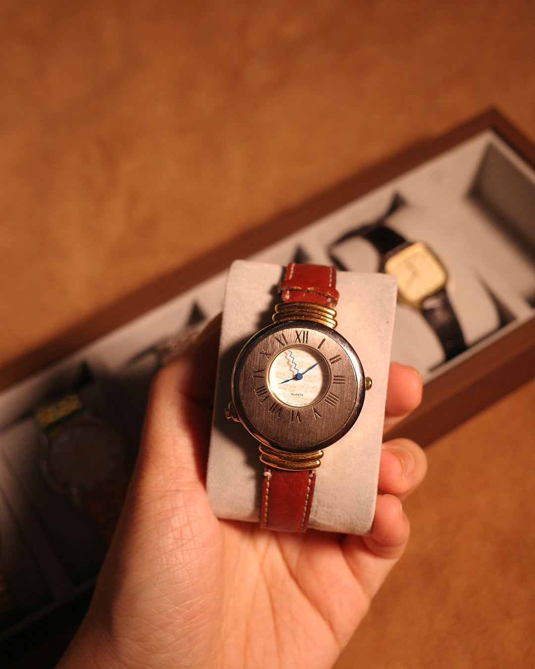 1980 Seiko Melody moving hand watch v421-0040