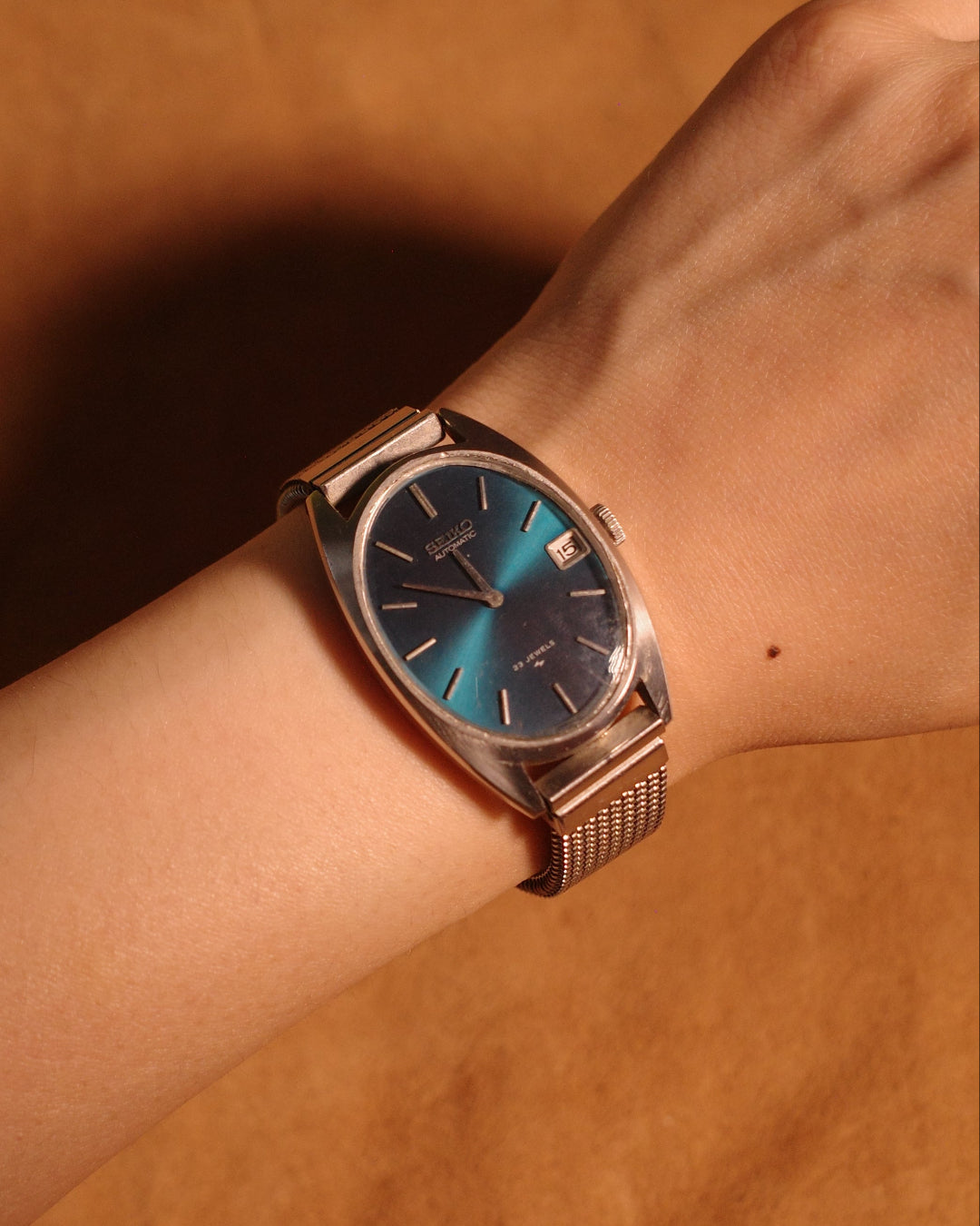 1973 Seiko Blue Comet oval shape winding watch 2418-7040