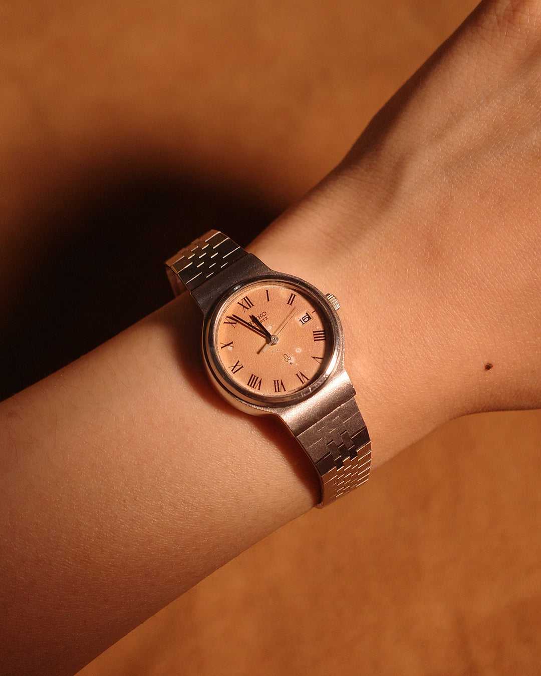 1988 Seiko silver tone ladies size Tropical Dial quartz watch 7902-0020