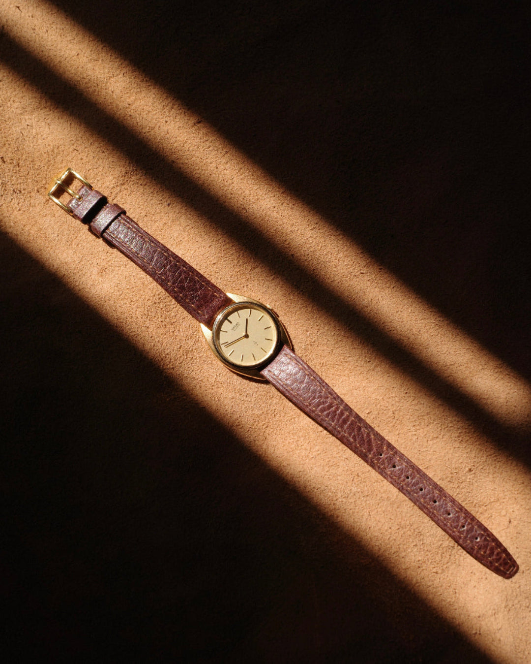【ASGP】1983 Seiko C shape gold tone quartz watch 2320-0040