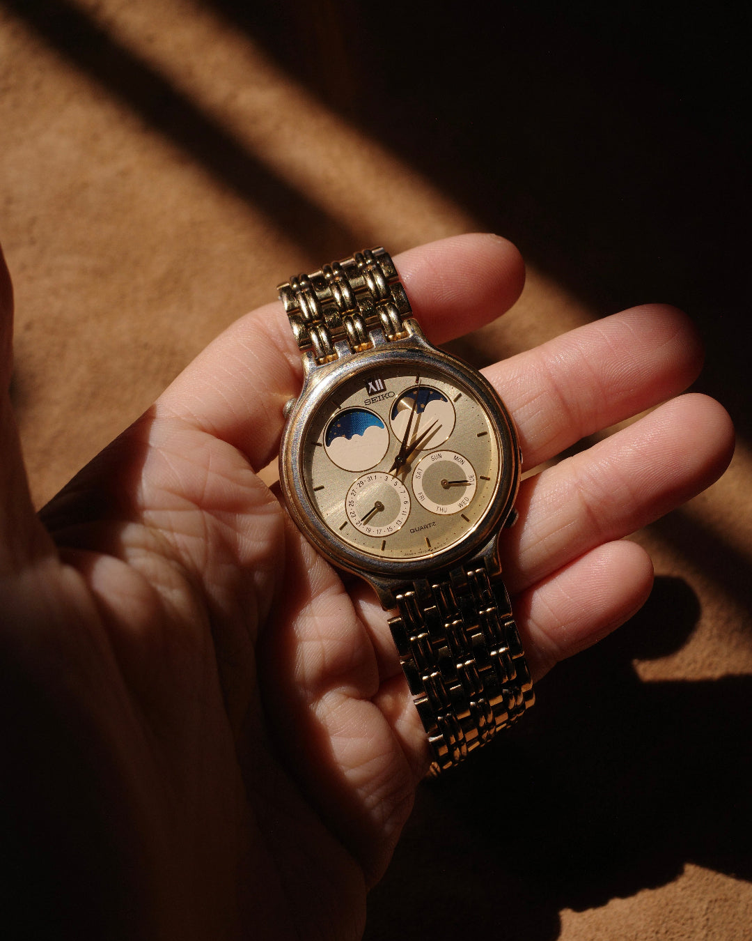 1989 Seiko full calendar gold tone sun moonphase watch 7f18-8a00