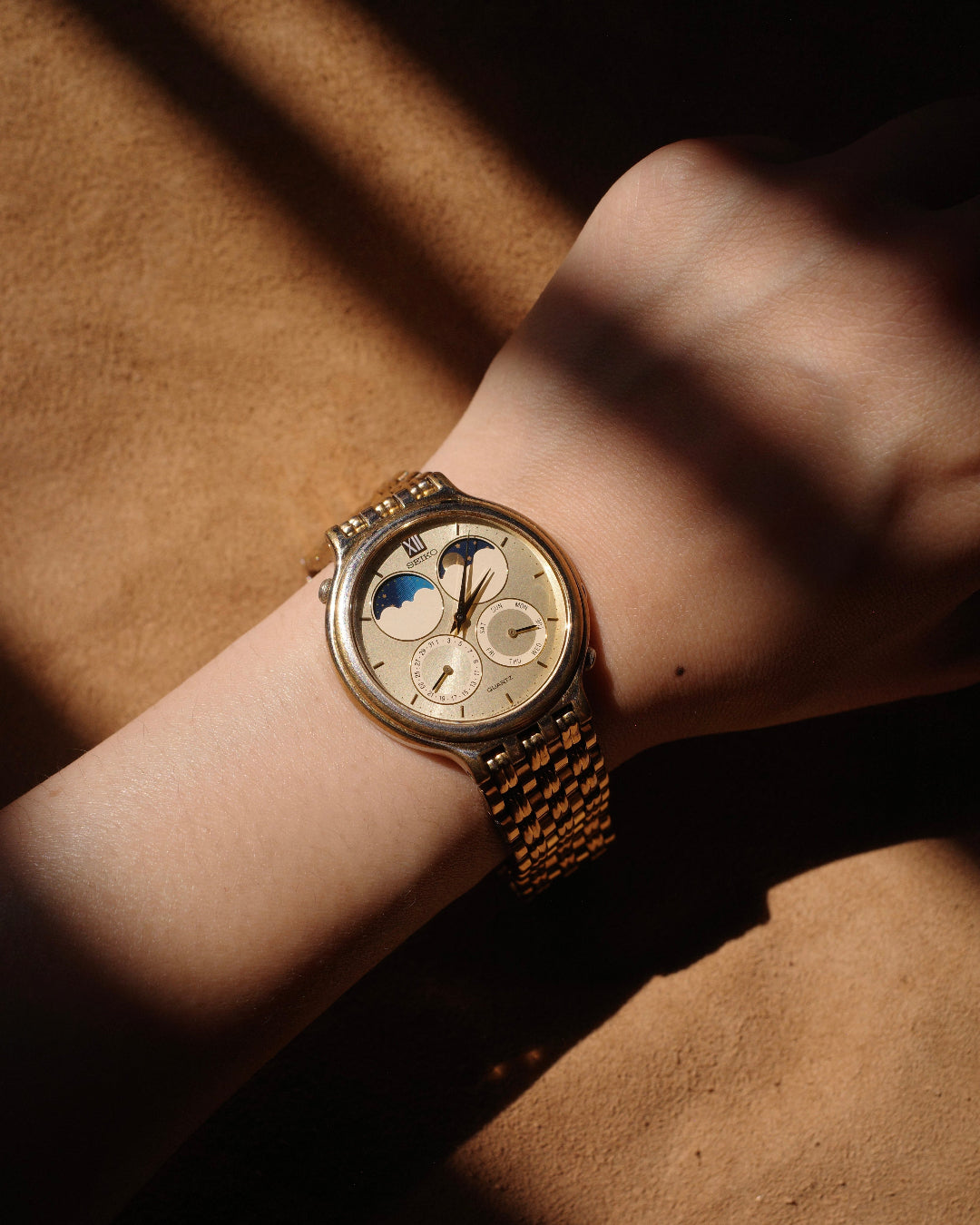 1989 Seiko full calendar gold tone sun moonphase watch 7f18-8a00