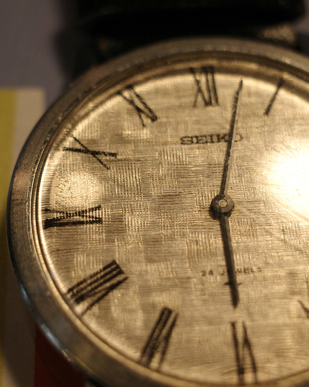 1972 Seiko Roman number manual winding grid Linen Dial Watch