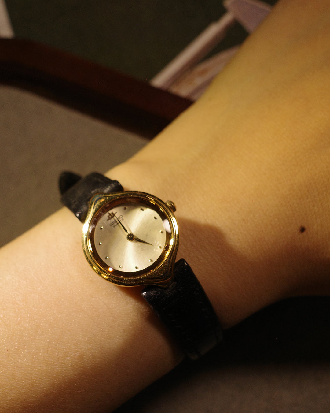 1991 Seiko galaxy collection gold tone watch 4n00-0220