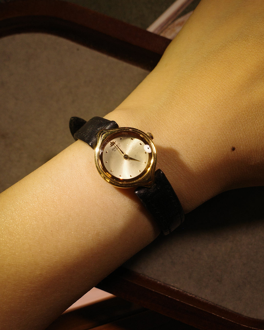 1991 Seiko galaxy collection gold tone watch 4n00-0220