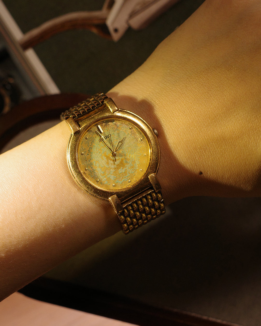 1985 Seiko earth gold tone oxidize quartz watch v701-1761