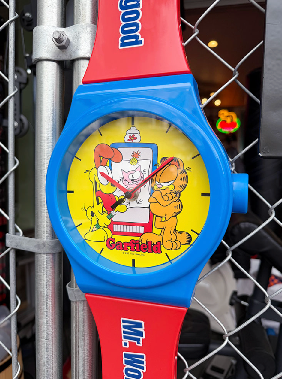 Retro cartoon wall clock