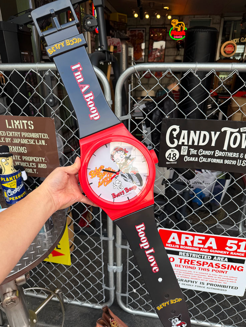 Retro cartoon wall clock